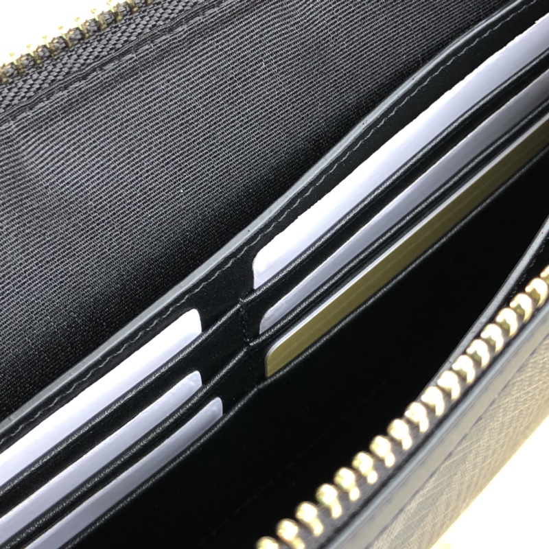 Burberry Clutch Bags